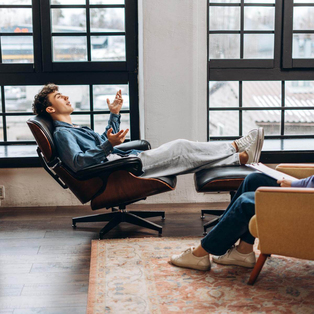 Eames-Lounge-Chair-Headline-3.jpg